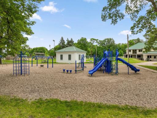 340 Excelsior Avenue N, Annandale, MN 55302