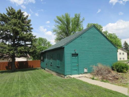 416 E Division Street, Elbow Lake, MN 56531