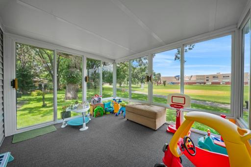5025 Zenith Avenue N, Minneapolis, MN 55429