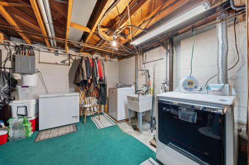 5025 Zenith Avenue N, Minneapolis, MN 55429