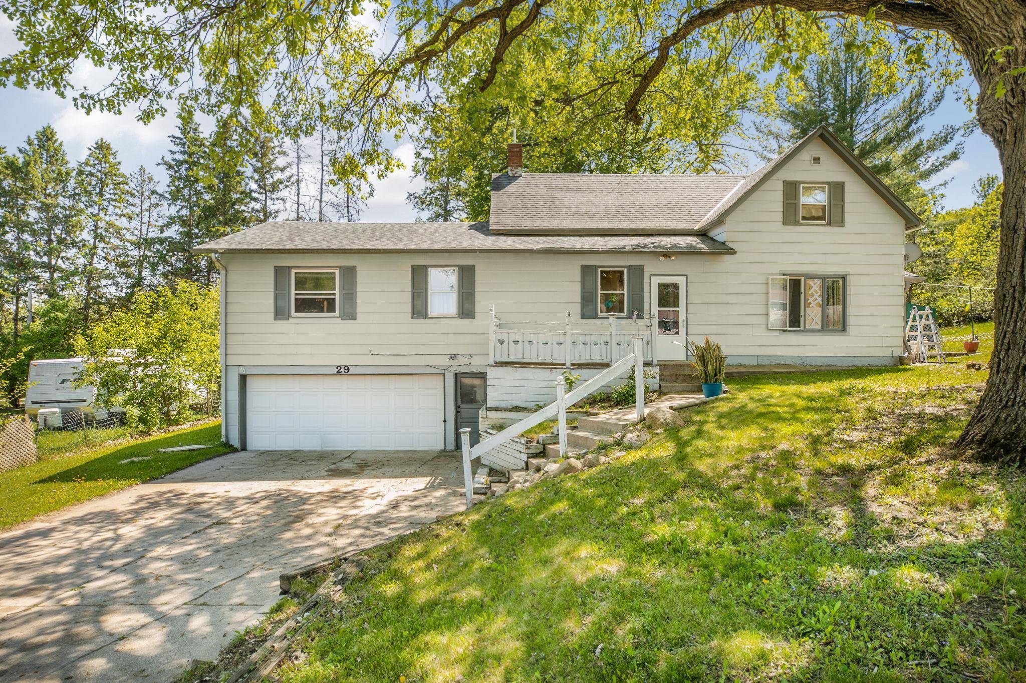 29 Riverside Drive