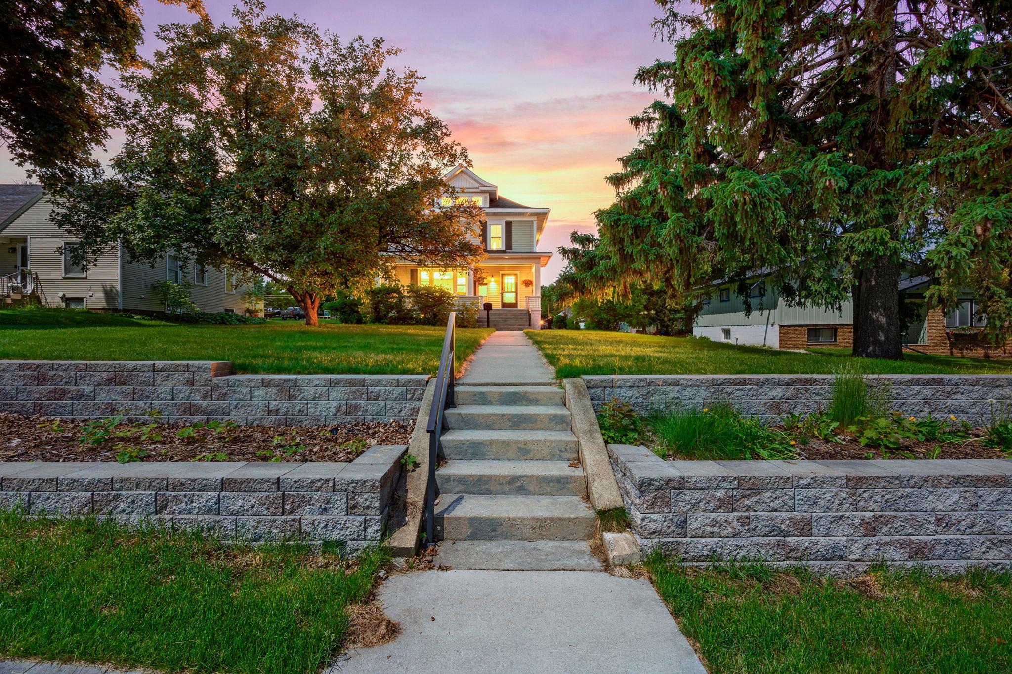 7083592