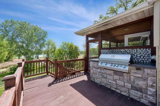 Relaxing or grilling—you will always have an incredible view! This expansive deck is designed to maximize your lakeside outdoor experience.