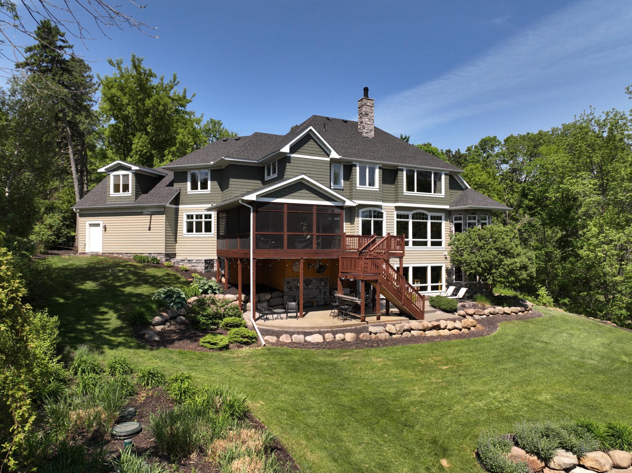 Another view of the stunning backyard.
