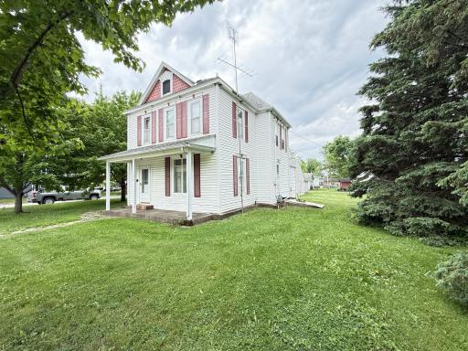 324 E Maple Street, Sacred Heart, MN 56285