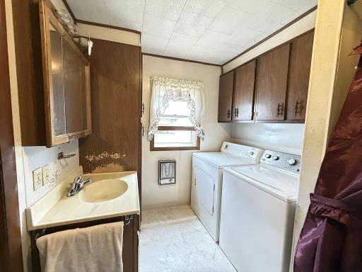 324 E Maple Street, Sacred Heart, MN 56285