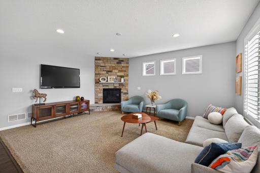 3671 Pointe Pass NW, Prior Lake, MN 55372