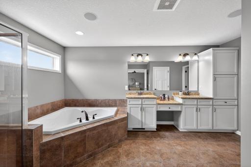 3671 Pointe Pass NW, Prior Lake, MN 55372