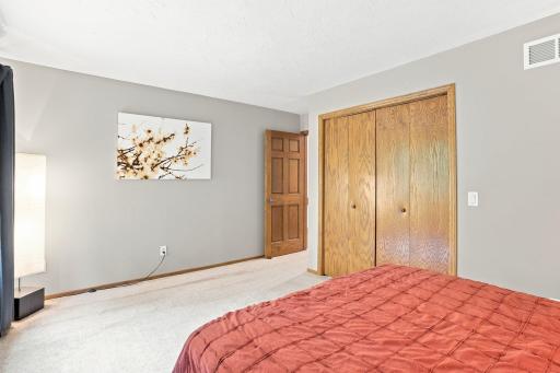 18430 Jasper Ct, Lakeville, MN 55044