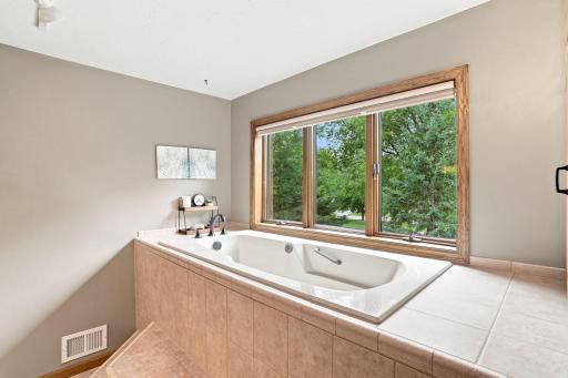 18430 Jasper Ct, Lakeville, MN 55044
