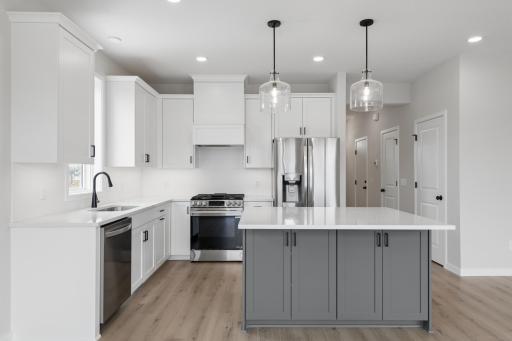 Photo taken from previous model with a similar floorplan. While similar, some options shown in the picture may not be included in this pricing. Please ask for a detailed list of included features for this listing.