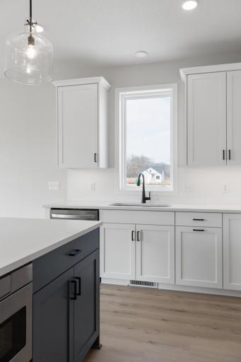 Photo taken from previous model with a similar floorplan. While similar, some options shown in the picture may not be included in this pricing. Please ask for a detailed list of included features for this listing.