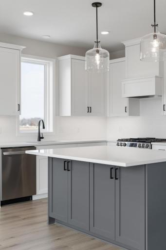 Photo taken from previous model with a similar floorplan. While similar, some options shown in the picture may not be included in this pricing. Please ask for a detailed list of included features for this listing.