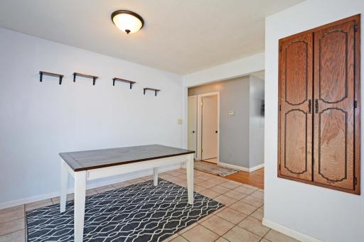 2083 Orange Avenue E, Saint Paul, MN 55119