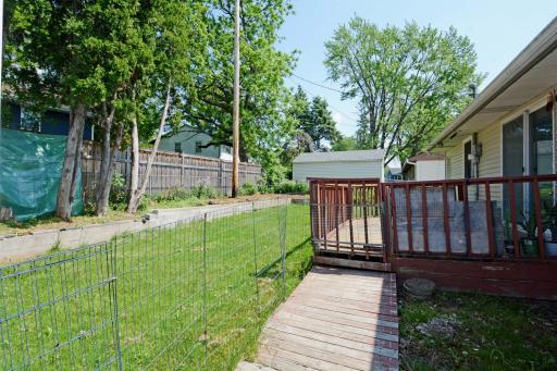 2083 Orange Avenue E, Saint Paul, MN 55119