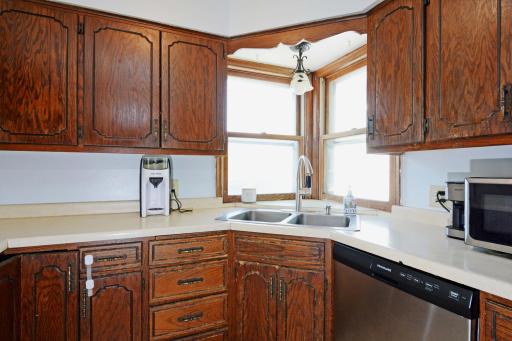 2083 Orange Avenue E, Saint Paul, MN 55119