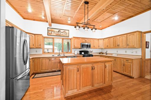 51301 Pine Point Road, Bigfork, MN 56628