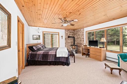 51301 Pine Point Road, Bigfork, MN 56628