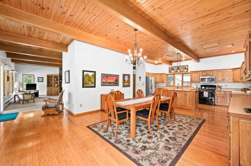 51301 Pine Point Road, Bigfork, MN 56628