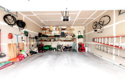 Main Garage = 26'7x21'5"