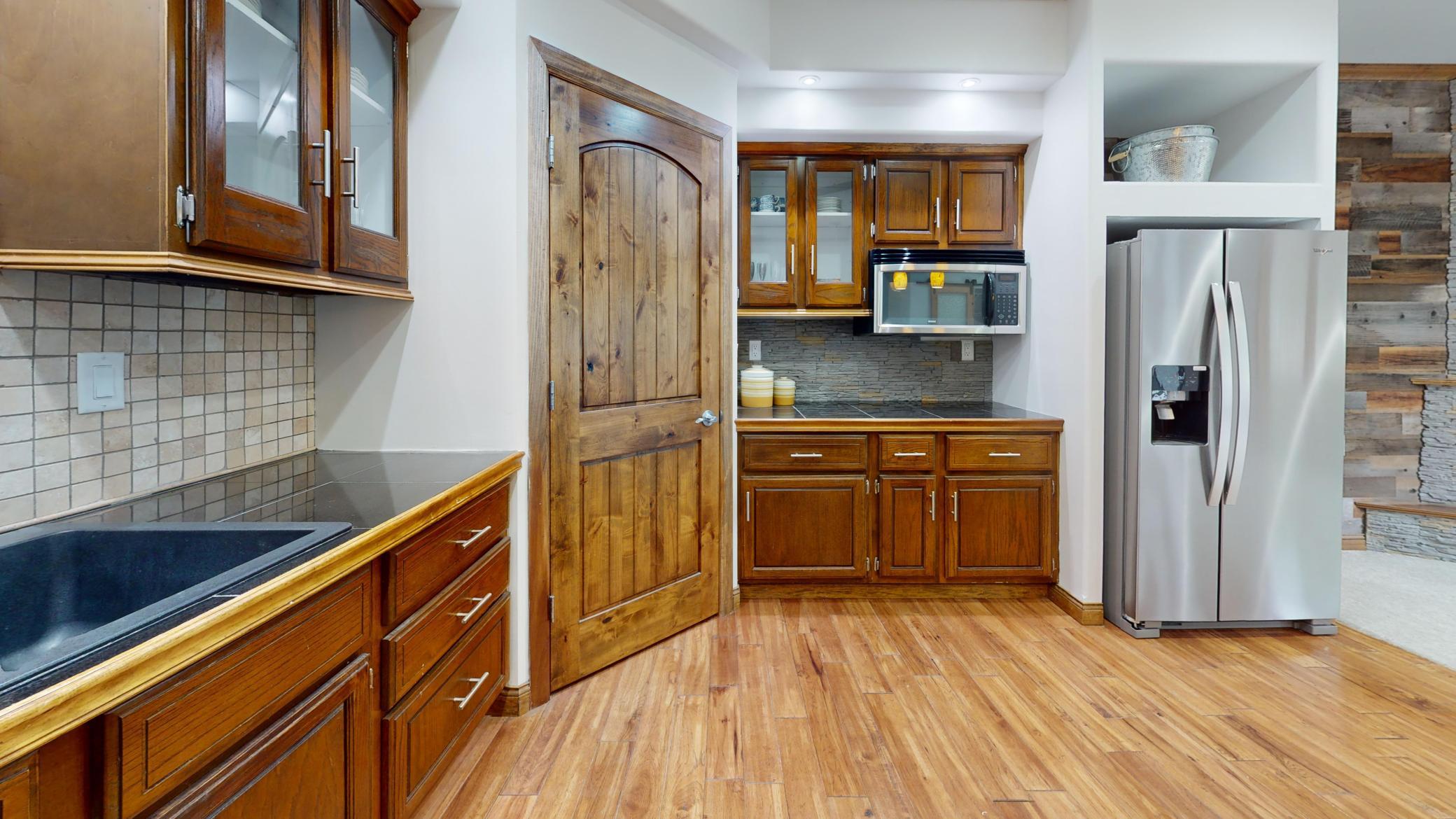 25395-County-Highway-6-Kitchen 3.jpg