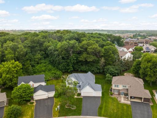 Enjoy lots of privacy backing up to 8+ acres of wooded City of Woodbury land