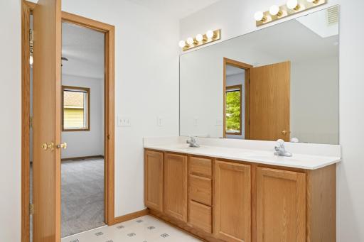676 Falcon Ridge Road, Saint Paul, MN 55125
