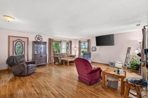 5800 85th Street NW, Maple Lake, MN 55358