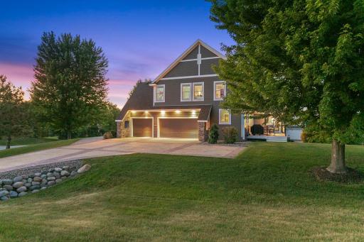 Beutiful curb appeal during the day and at night!