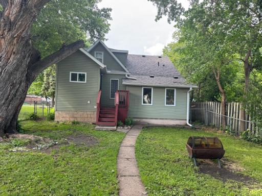 878 Monroe Court, Saint Paul, MN 55102