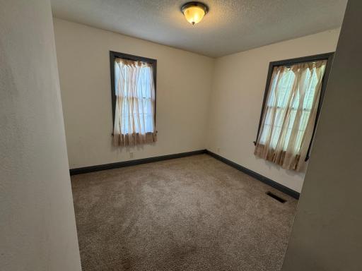 878 Monroe Court, Saint Paul, MN 55102