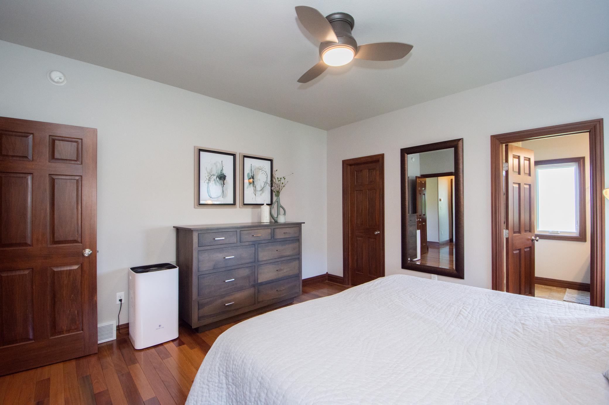 Private Bath & Walk-In Closet