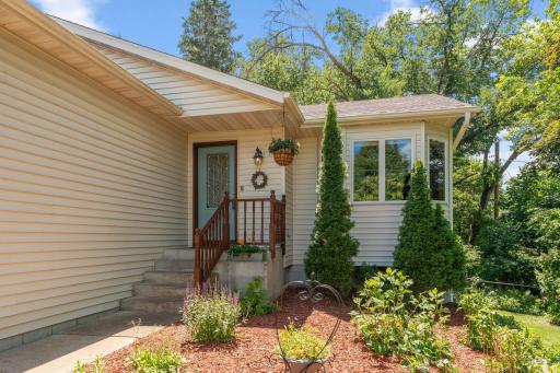 404 Minnesota Avenue, Roseville, MN 55113