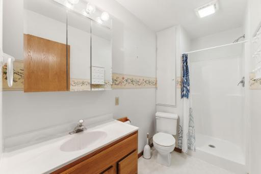 404 Minnesota Avenue, Roseville, MN 55113