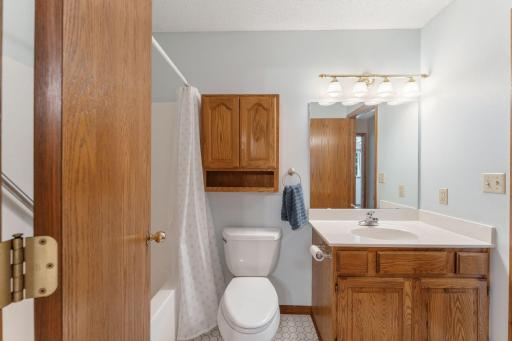 404 Minnesota Avenue, Roseville, MN 55113
