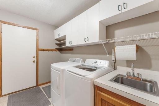 404 Minnesota Avenue, Roseville, MN 55113