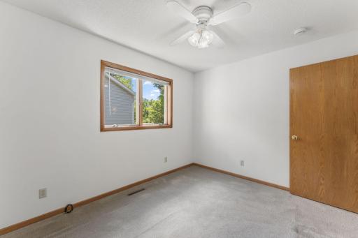404 Minnesota Avenue, Roseville, MN 55113
