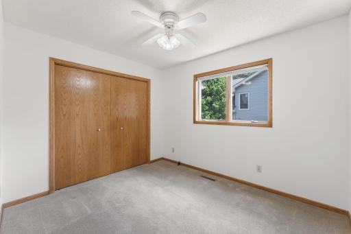 404 Minnesota Avenue, Roseville, MN 55113