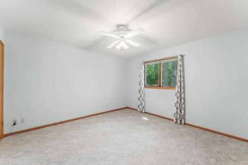 404 Minnesota Avenue, Roseville, MN 55113