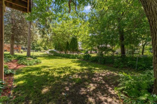 404 Minnesota Avenue, Roseville, MN 55113