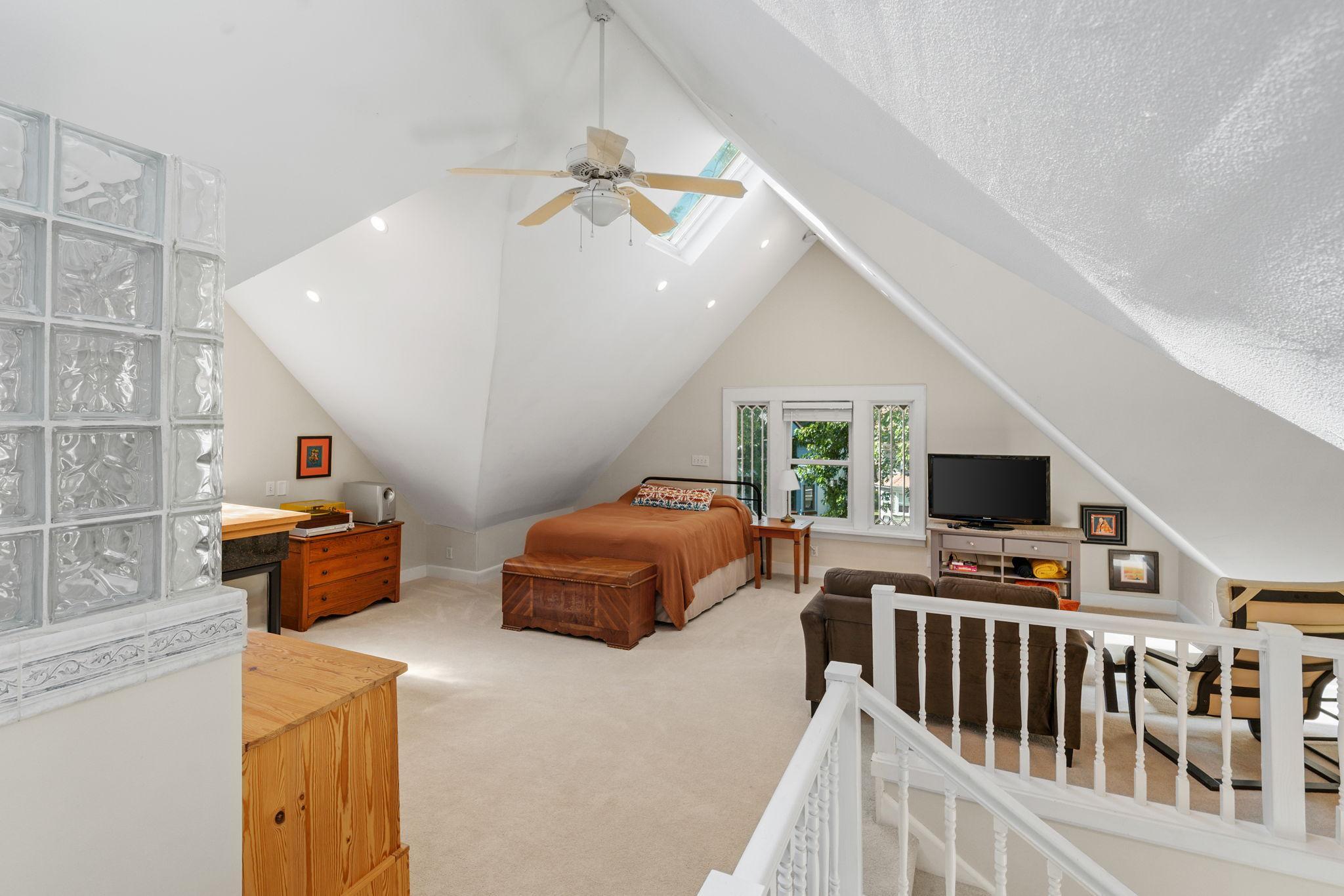 Fourth bedroom in third level