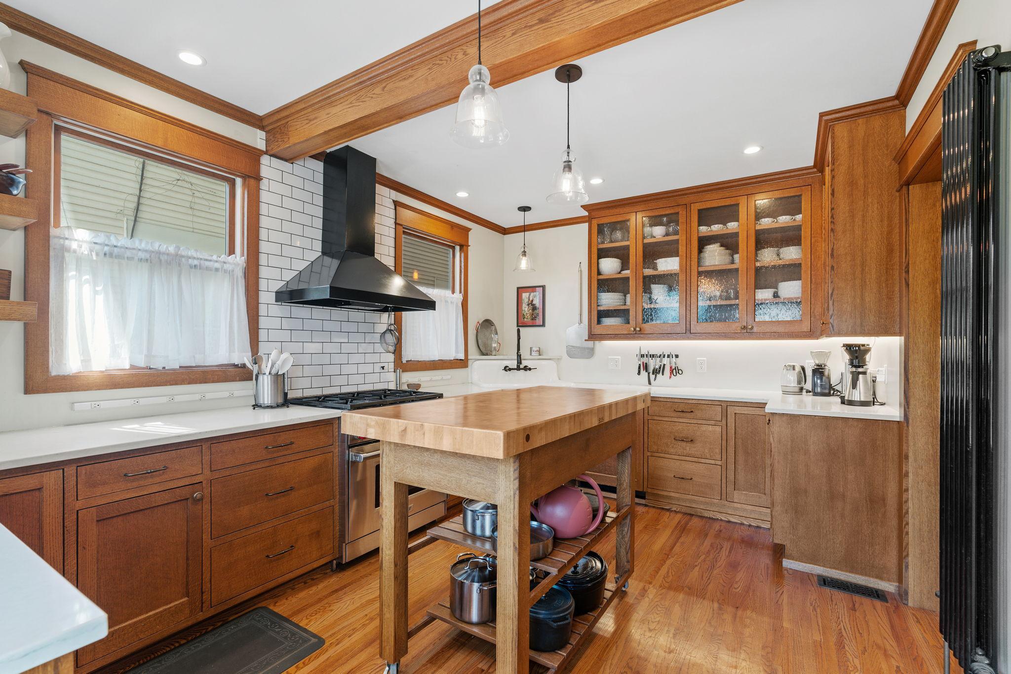 Stunning, gourmet kitchen