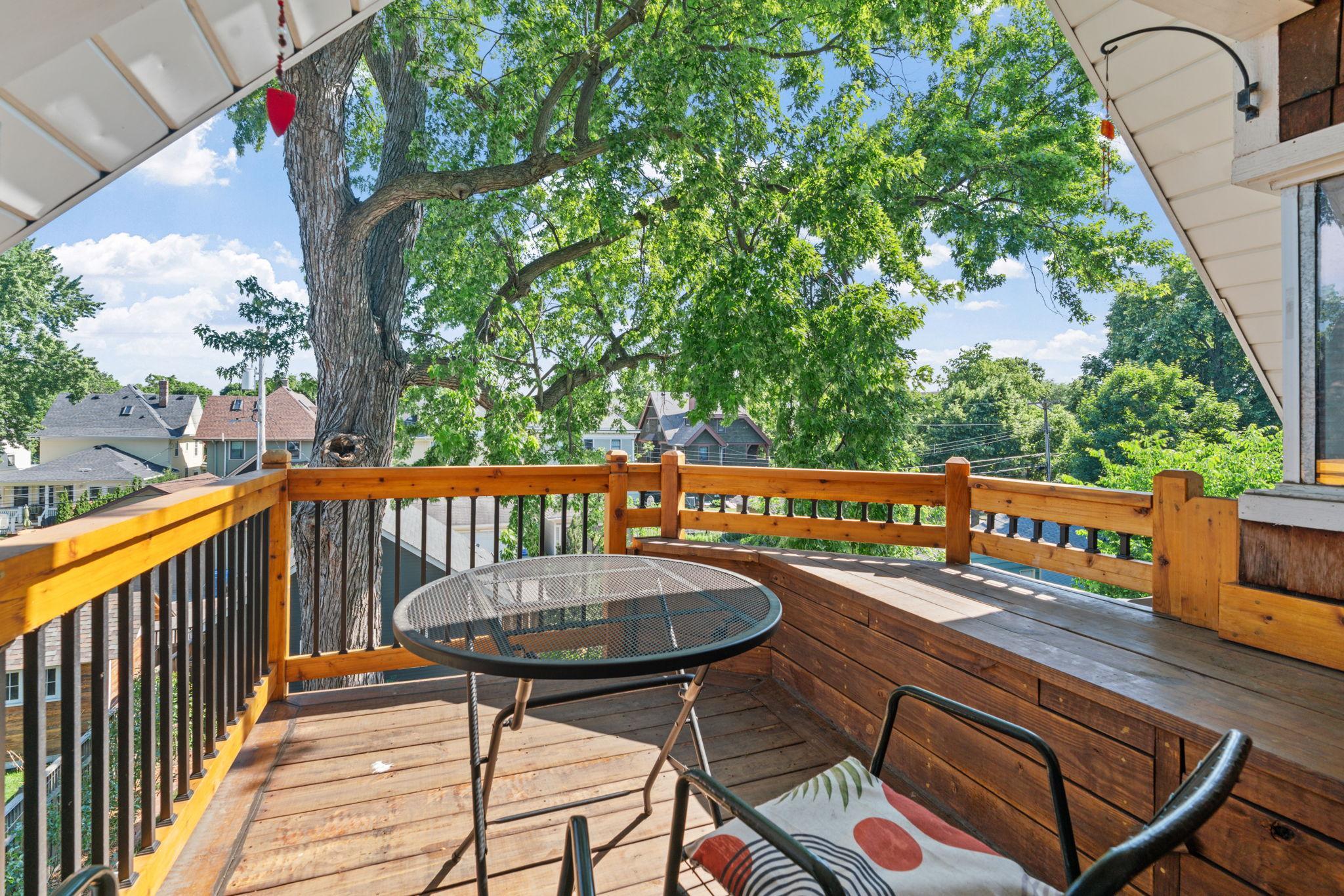 Charming third floor outdoor space