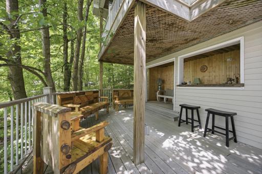 Covered Deck/Bar