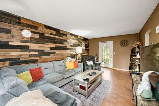 774 Roselawn Avenue E, Maplewood, MN 55117