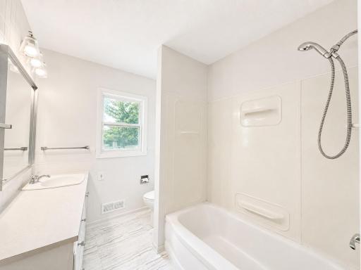 Bathroom - Full.jpg
