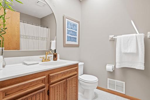 12852 Essex Way, Saint Paul, MN 55124