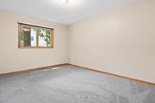 12852 Essex Way, Saint Paul, MN 55124