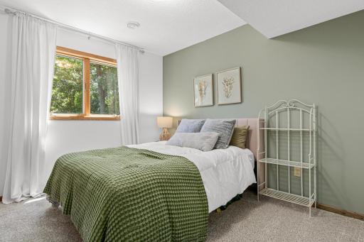 12852 Essex Way, Saint Paul, MN 55124
