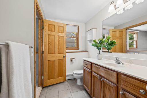 Full LL Bathroom